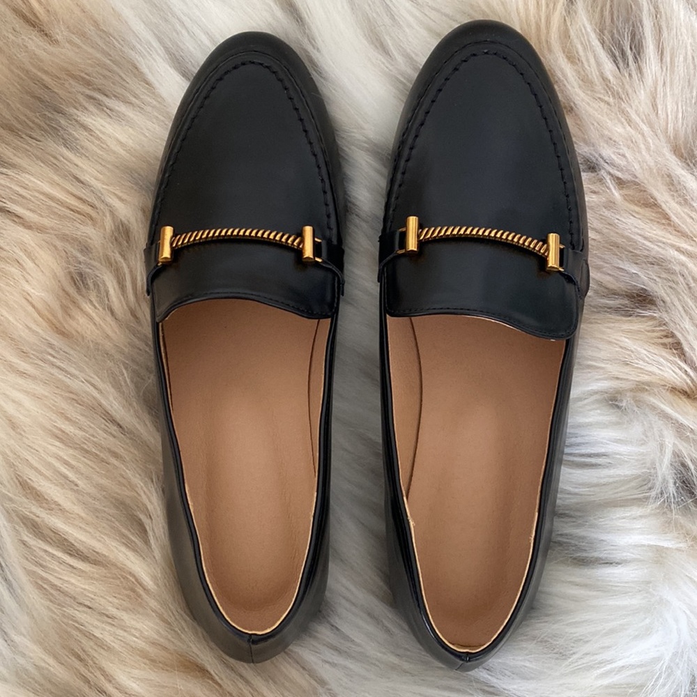 Black loafers with gold buckle EUC like new size 39